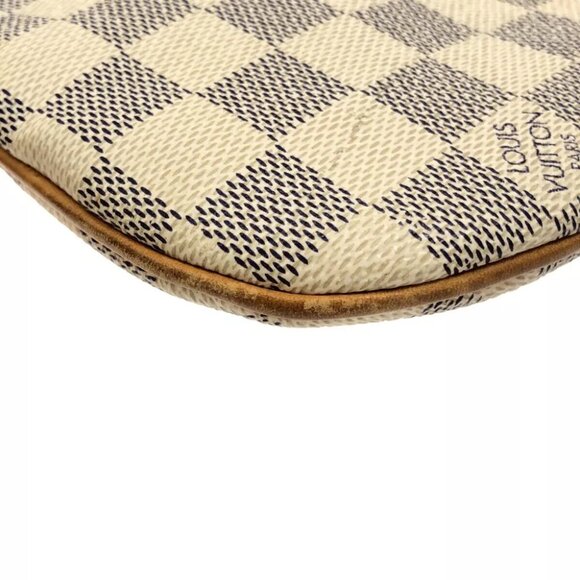 Louis Vuitton Checkered Shoulder Bag in Cream and Brown - Picture 5 of 12